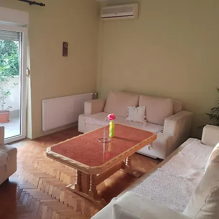 Peta Ulica Broj 5 موستار
